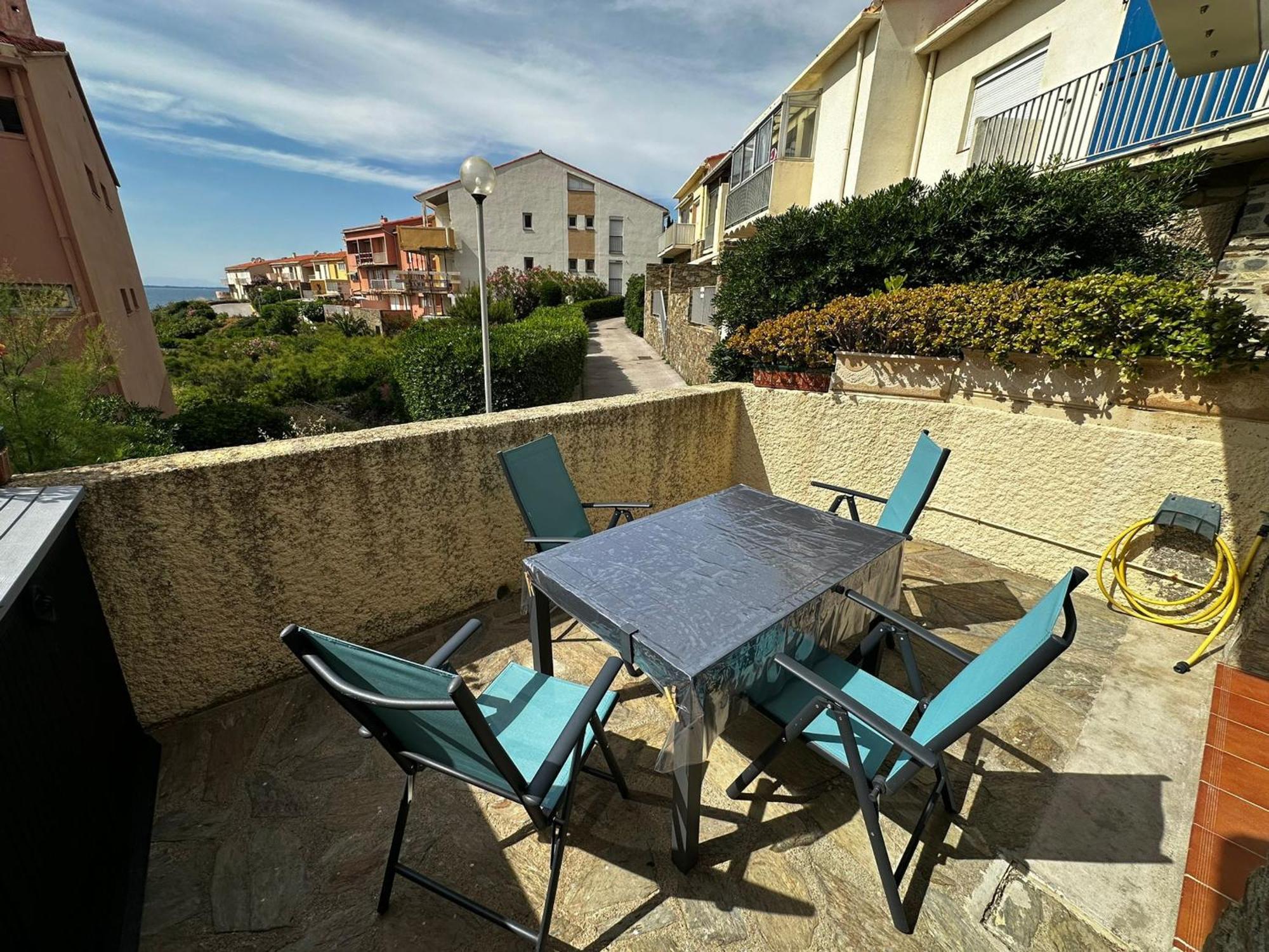 Apartment T3 A Collioure, 30m Des Plages, Terrasse Et Parking - Fr-1-309-520 *